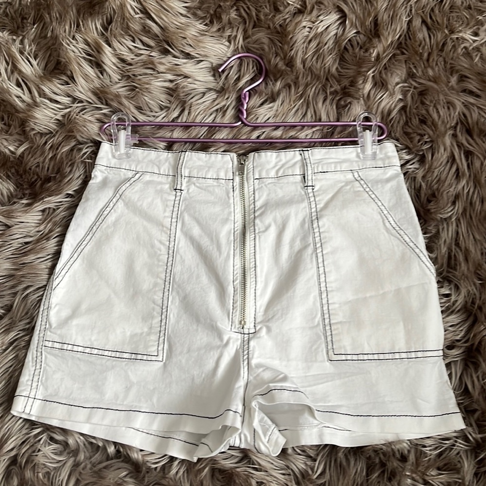 Women’s Lottie Moss Short With Black Stitches